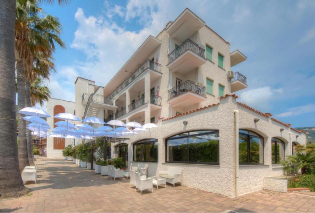Liguria Apartments Pietra Ligure Luaran gambar